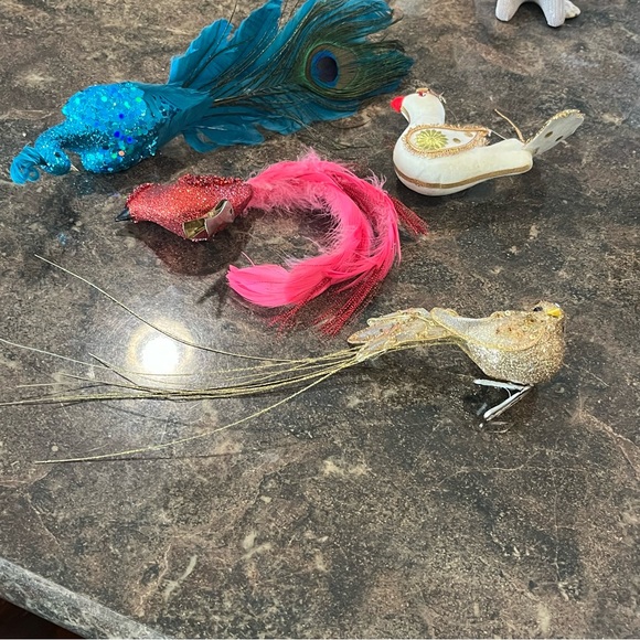 Vintage MCM feathered BIRDS ORNAMENTS Sequined, Feathered Clip On, 4 Estate - Picture 8 of 11